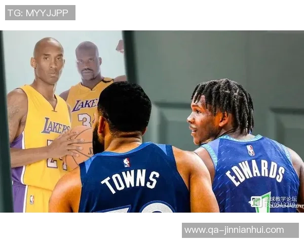 唐斯自豪于华子成就每次路过阿迪门店必停留欣赏他的海报