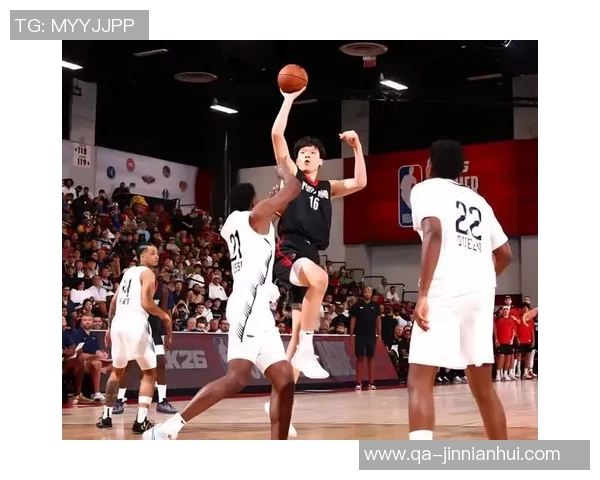 新秀中锋奎因表现起伏10投仅3中贡献9分8篮板3助攻2盖帽2失误 新秀中锋奎因表现起伏10投仅3中贡献9分8篮板3助攻2盖帽2失误