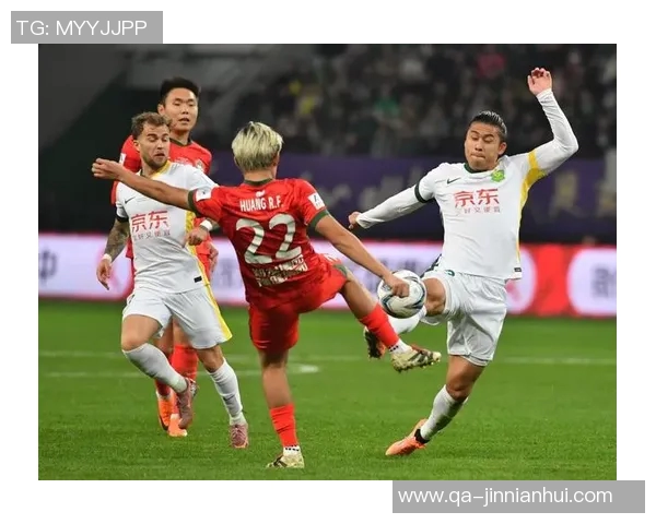 足协杯决赛前瞻拉米罗法比奥与拉莫斯王上源共同亮相发布会 足协杯决赛前瞻拉米罗法比奥与拉莫斯王上源共同亮相发布会