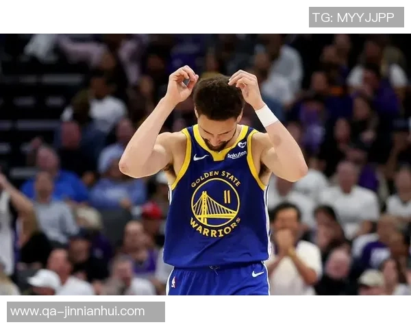 克莱表现略显不足12投5中三分9投3中贡献13分2断正负值11 克莱表现略显不足12投5中三分9投3中贡献13分2断正负值11