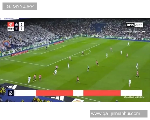 罗德里戈禁区内巧妙漏球晃倒后卫右脚弧线球精彩破门